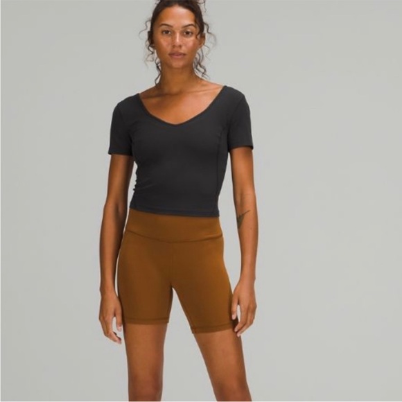 lululemon Align™ T-Shirt, size 2, black, new without tag - Picture 2 of 3